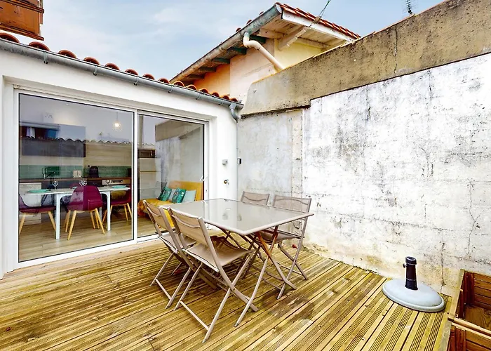 Gorgeous Home In Royan With Wifi